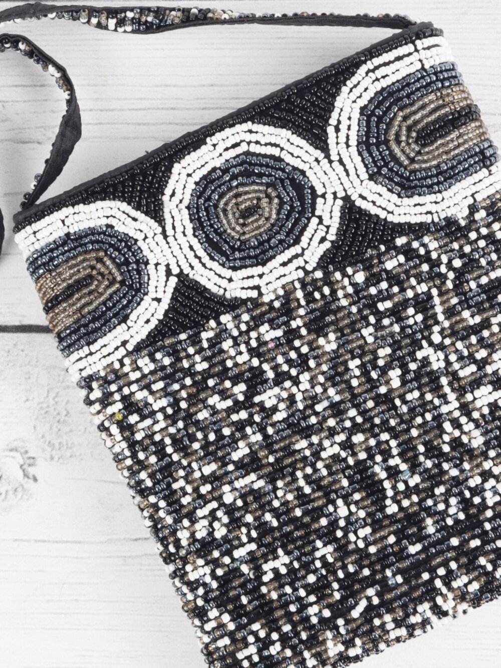 Artisan Hand Beaded Kenyan Crossbody Shoulder Bag Black White Geometric - Picture 4 of 4